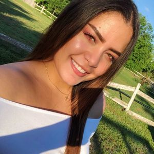 Meet your Posher, Daniela